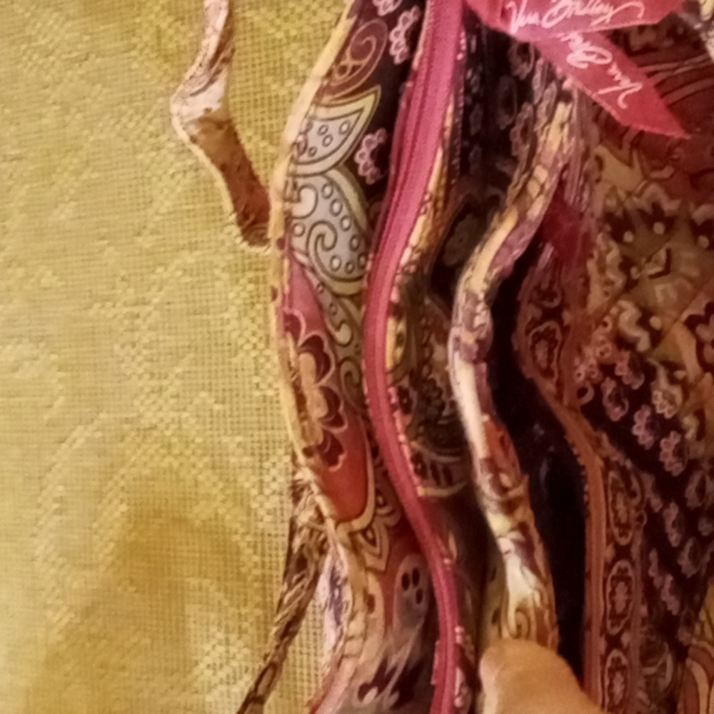 Vera Bradley bucket shoulder bag. - Picture 5 of 5